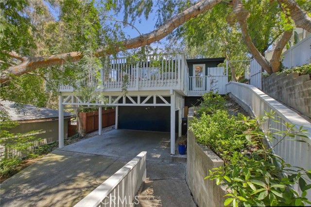 3122 Oakcrest, Los Angeles, CA 90068