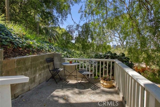 3122 Oakcrest, Los Angeles, CA 90068
