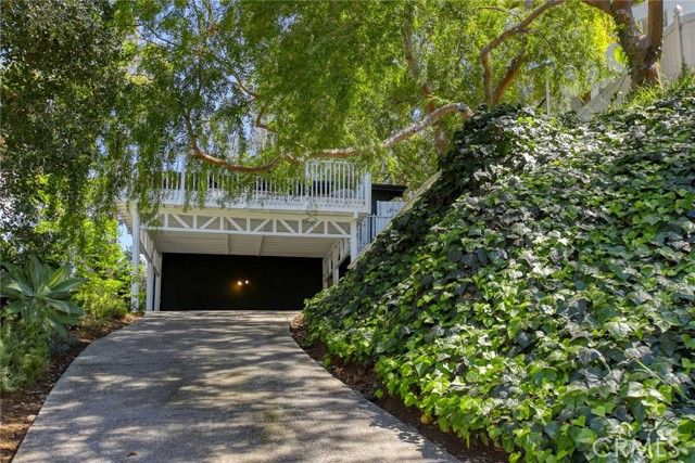 3122 Oakcrest, Los Angeles, CA 90068