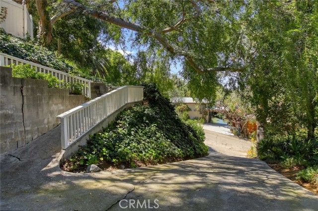 3122 Oakcrest, Los Angeles, CA 90068