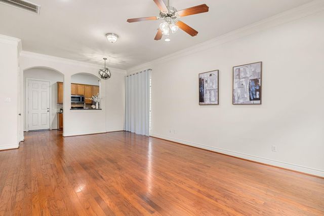 9036 Lakes At 610 Drive, Houston, TX 77054