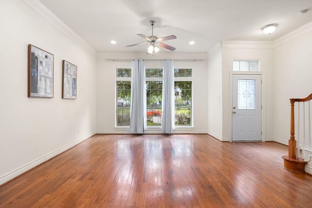 9036 Lakes At 610 Drive, Houston, TX 77054