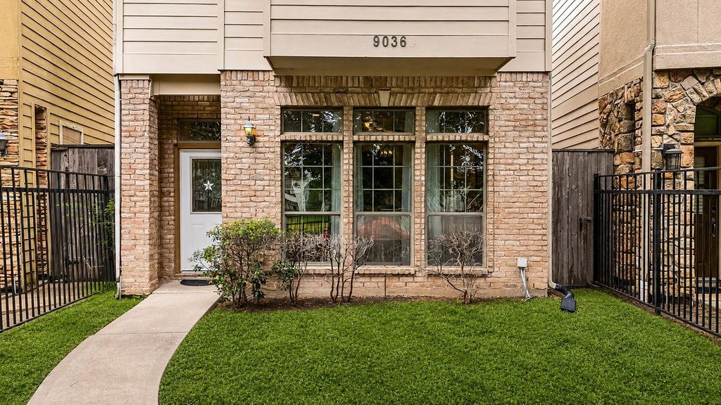9036 Lakes At 610 Drive, Houston, TX 77054