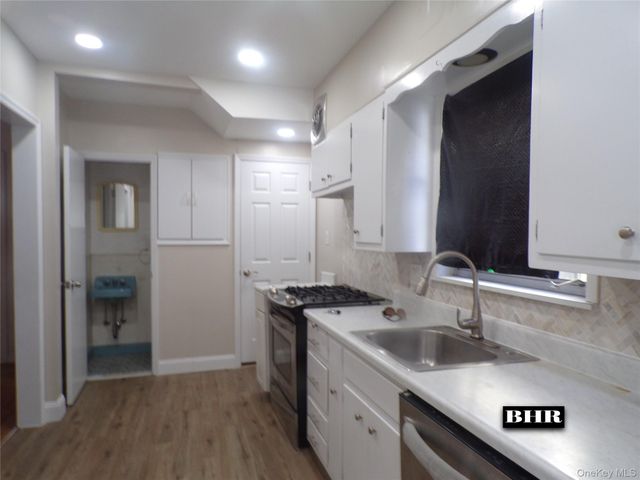1821 E 27th Street, Brooklyn, NY 11229