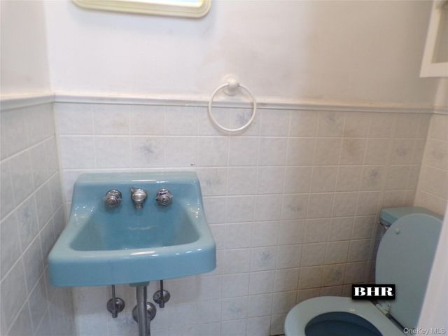 1821 E 27th Street, Brooklyn, NY 11229