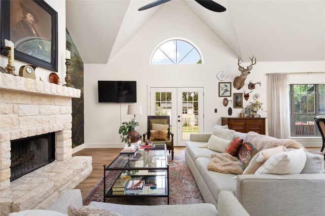 39 Pebblebrook LN, Wimberley, TX 78676