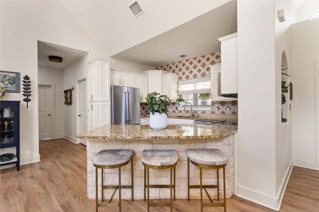 39 Pebblebrook LN, Wimberley, TX 78676