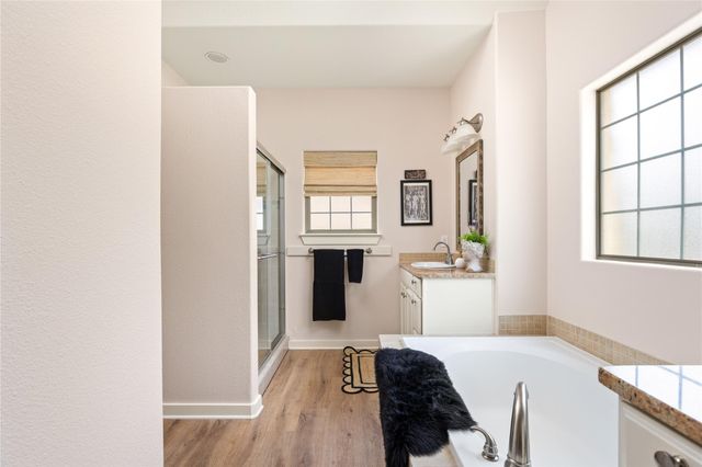 39 Pebblebrook LN, Wimberley, TX 78676