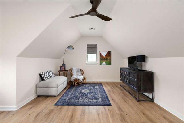 39 Pebblebrook LN, Wimberley, TX 78676
