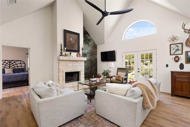 39 Pebblebrook LN, Wimberley, TX 78676