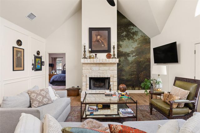 39 Pebblebrook LN, Wimberley, TX 78676