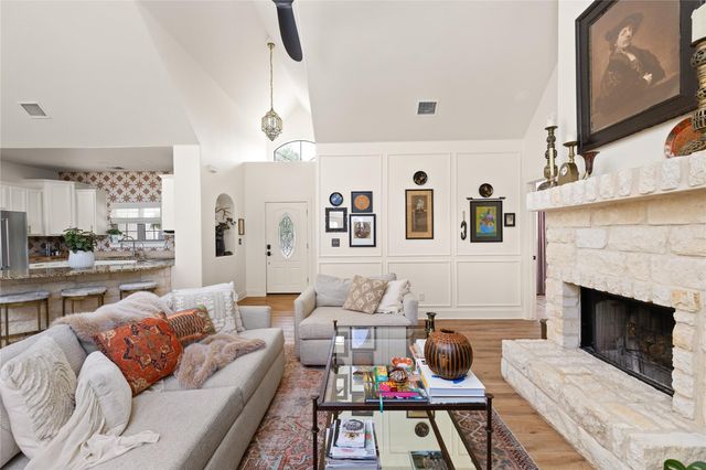 39 Pebblebrook LN, Wimberley, TX 78676