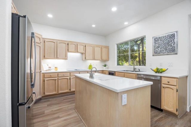 5125 Renaissance Ave B, San Diego, CA 92122