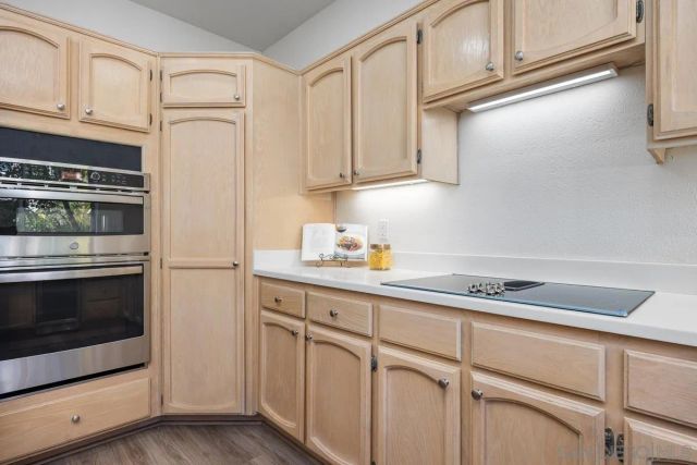 5125 Renaissance Ave B, San Diego, CA 92122