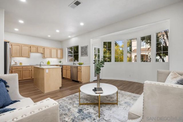 5125 Renaissance Ave B, San Diego, CA 92122