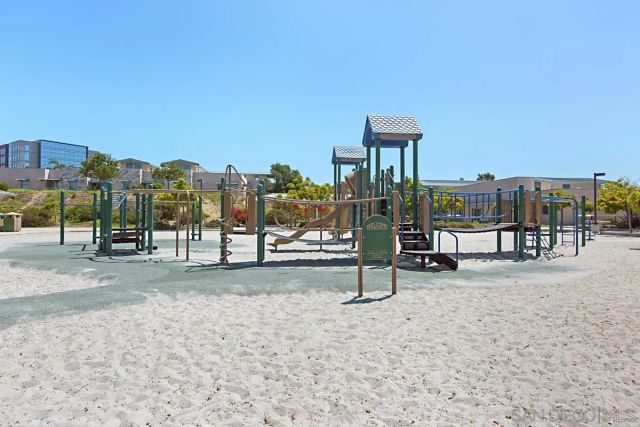 5125 Renaissance Ave B, San Diego, CA 92122