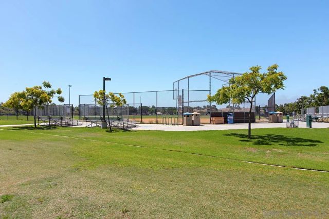 5125 Renaissance Ave B, San Diego, CA 92122