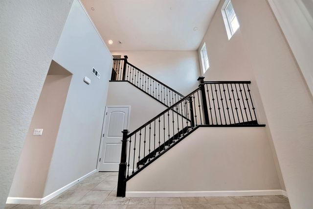 824 River Pointe Cir, Oakdale, CA 95361