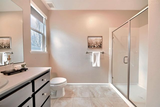 824 River Pointe Cir, Oakdale, CA 95361