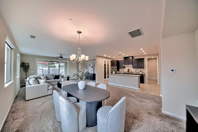 824 River Pointe Cir, Oakdale, CA 95361