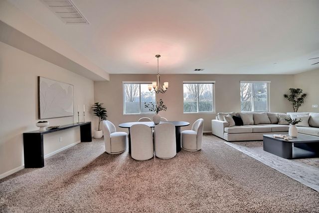 824 River Pointe Cir, Oakdale, CA 95361