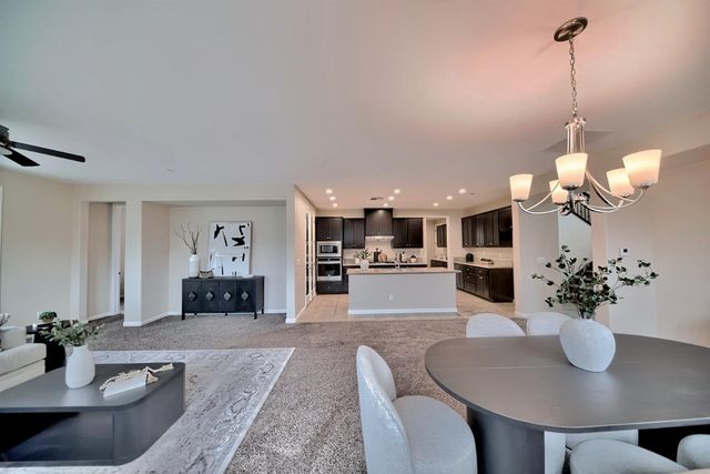 824 River Pointe Cir, Oakdale, CA 95361