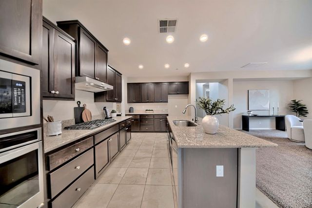 824 River Pointe Cir, Oakdale, CA 95361