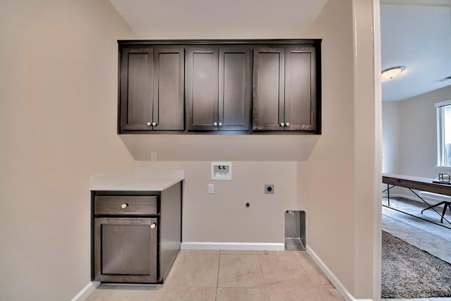 824 River Pointe Cir, Oakdale, CA 95361