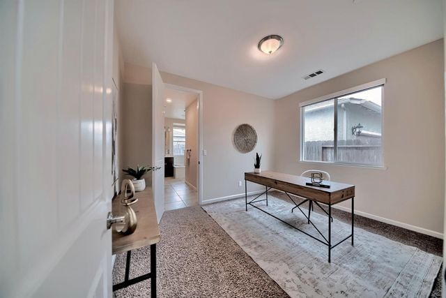 824 River Pointe Cir, Oakdale, CA 95361