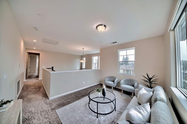 824 River Pointe Cir, Oakdale, CA 95361