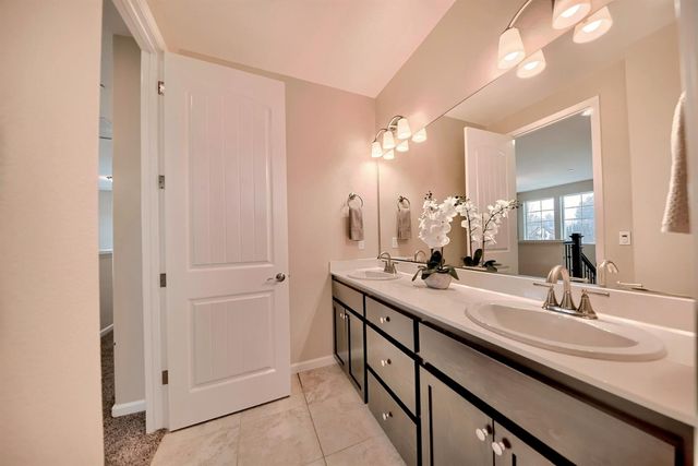 824 River Pointe Cir, Oakdale, CA 95361