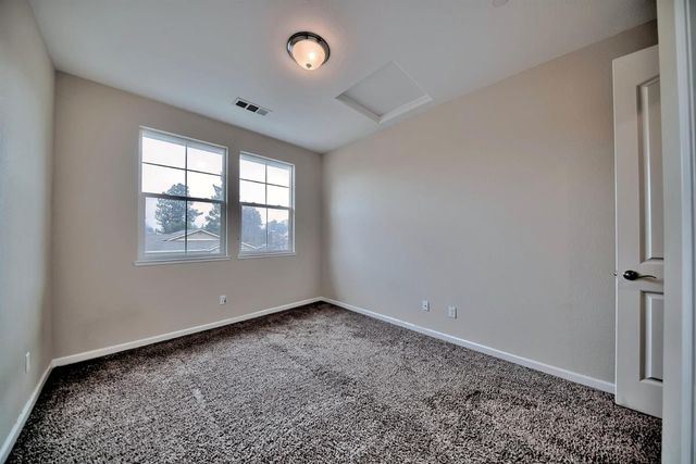 824 River Pointe Cir, Oakdale, CA 95361