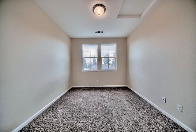 824 River Pointe Cir, Oakdale, CA 95361