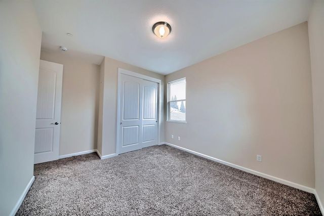 824 River Pointe Cir, Oakdale, CA 95361