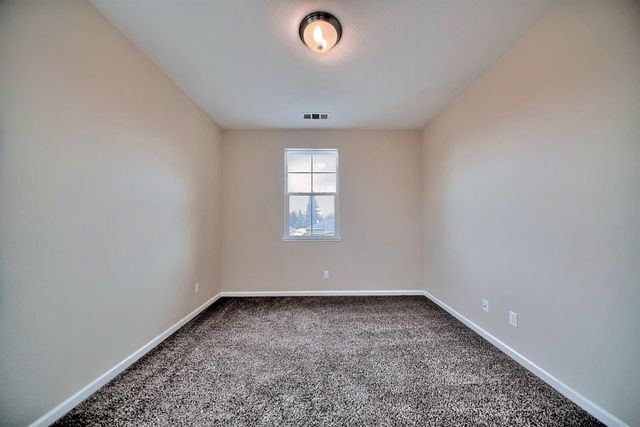 824 River Pointe Cir, Oakdale, CA 95361