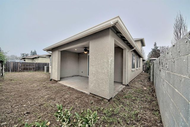 824 River Pointe Cir, Oakdale, CA 95361