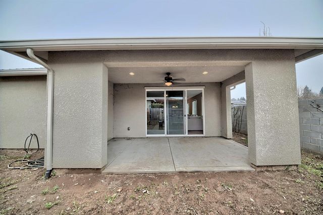 824 River Pointe Cir, Oakdale, CA 95361