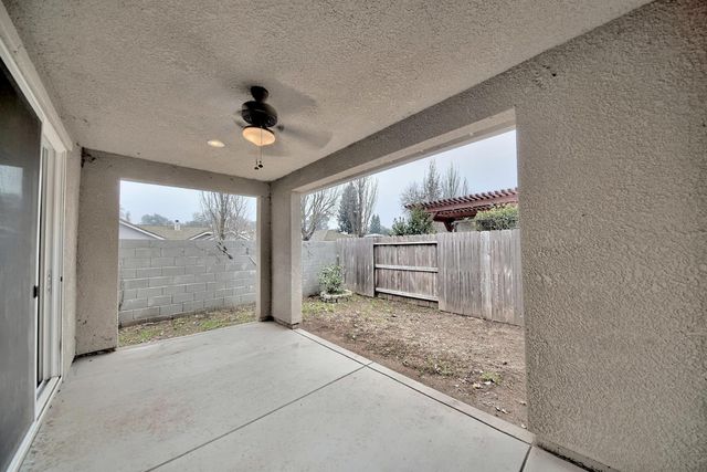 824 River Pointe Cir, Oakdale, CA 95361