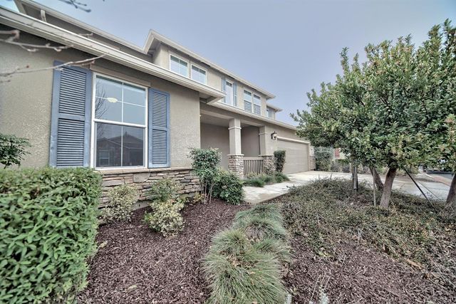824 River Pointe Cir, Oakdale, CA 95361