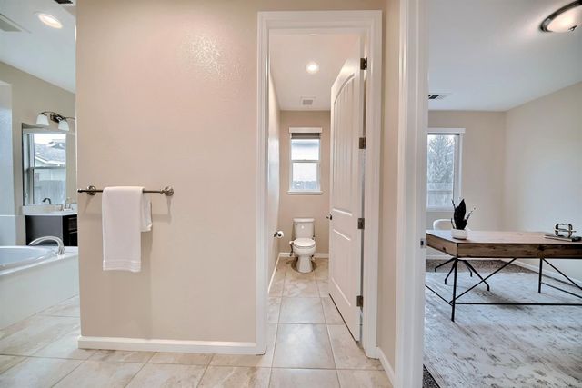 824 River Pointe Cir, Oakdale, CA 95361