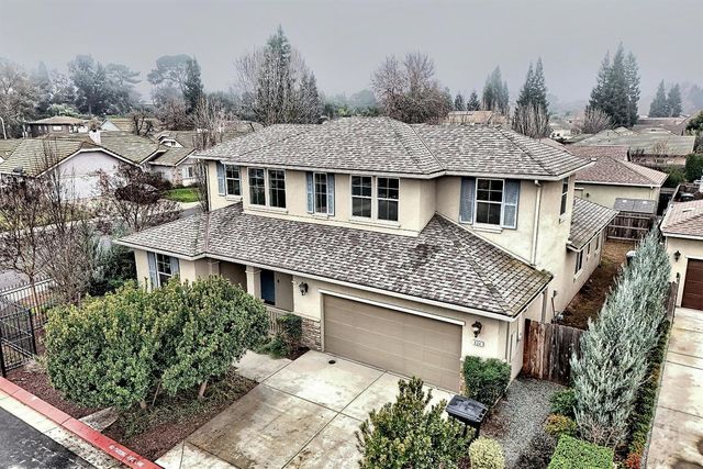 824 River Pointe Cir, Oakdale, CA 95361