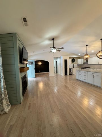 1369 Timberlake Drive, Lynchburg, VA 24502