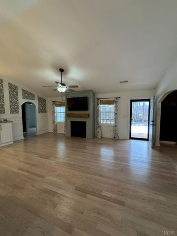 1369 Timberlake Drive, Lynchburg, VA 24502