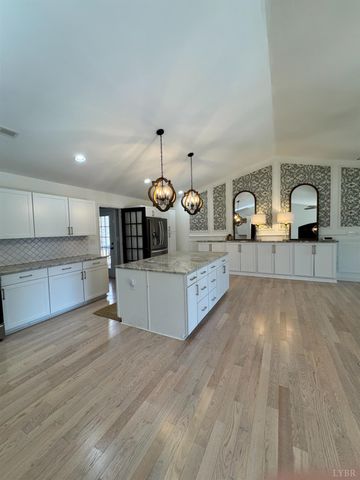 1369 Timberlake Drive, Lynchburg, VA 24502