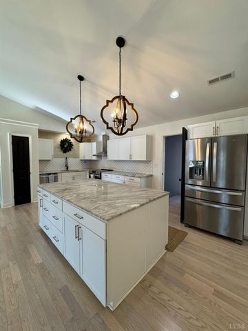 1369 Timberlake Drive, Lynchburg, VA 24502