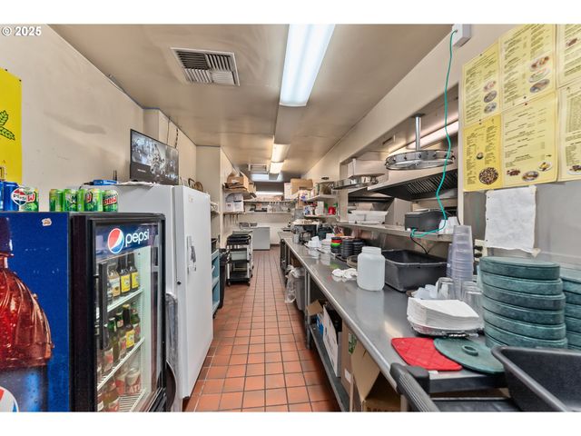 1347 Ne STEPHENS St, Roseburg, OR 97470