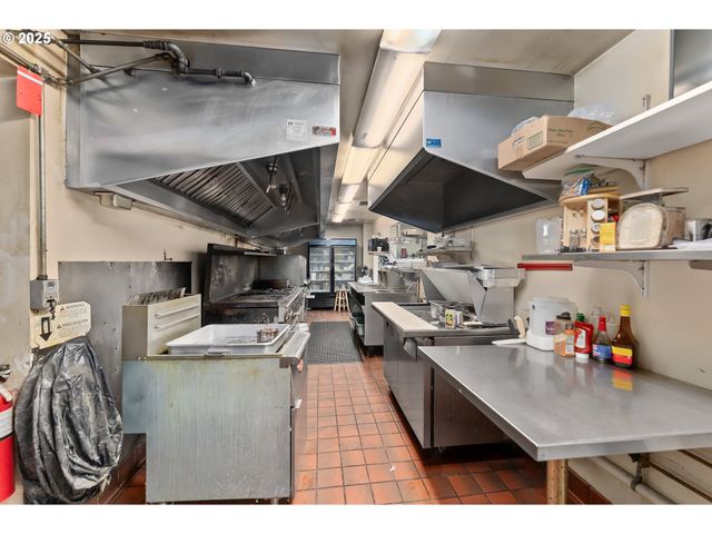 1347 Ne STEPHENS St, Roseburg, OR 97470