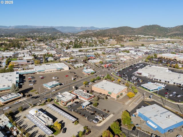 1347 Ne STEPHENS St, Roseburg, OR 97470