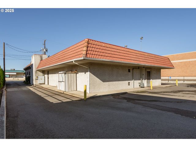 1347 Ne STEPHENS St, Roseburg, OR 97470