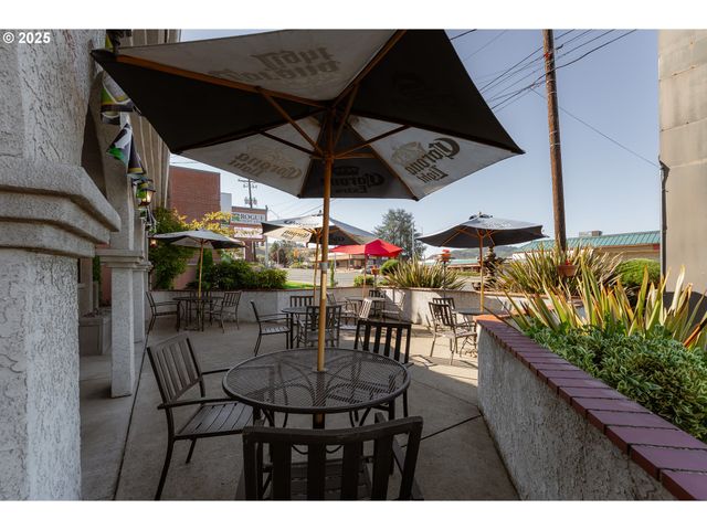 1347 Ne STEPHENS St, Roseburg, OR 97470